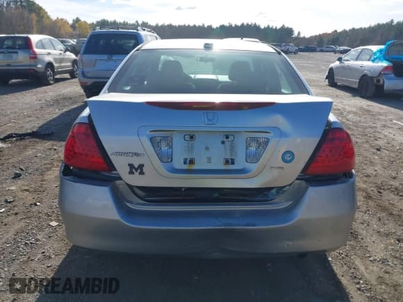 ✅ 2007 Honda Accord EX-L • VIN: 1HGCM56867A099358 • Лот: 43547600. Опубликован ранее на IAAI с пробегом 245 871 миль. Бесплатный доступ к архиву аукционных продаж из США и подробный отчёт об истории автомобиля на DreamBid. Изображение 16.