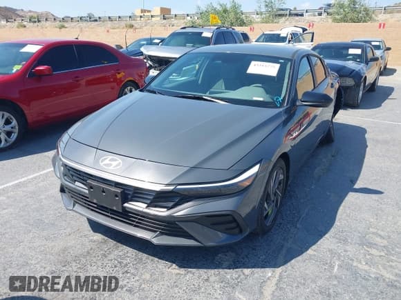 ✅ 2025 Hyundai Elantra SEL Sport • VIN: KMHLM4DG7SU020513 • Lot: 43218775. Listed on IAAI with 5,390 mi. Free auction sales archive from the USA and detailed vehicle history report at DreamBid. Image 2.