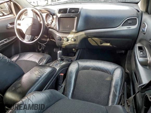 ✅ 2015 Dodge Journey Crossroad • VIN: 3C4PDCGG0FT683028 • Lot: 95094975. Wystawiony na Copart z przebiegiem 198 504 mil. Bezpłatny archiwum sprzedaży aukcyjnych z USA i szczegółowy raport historii pojazdu na DreamBid. Zdjęcie 8.