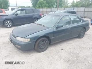 ✅ 1996 Honda Accord LX • VIN: 1HGCD5635TA130498 • Лот: 42206275. Опубликован ранее на IAAI с пробегом 176 281 миль. Бесплатный доступ к архиву аукционных продаж из США и подробный отчёт об истории автомобиля на DreamBid. Изображение 2.