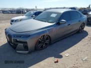 ✅ 2023 BMW 7 Series 760i xDrive • VIN: WBA33EJ07PCM90605 • Лот: 41577454. Опубликован ранее на IAAI с пробегом 30 241 миль. Бесплатный доступ к архиву аукционных продаж из США и подробный отчёт об истории автомобиля на DreamBid. Изображение 2.