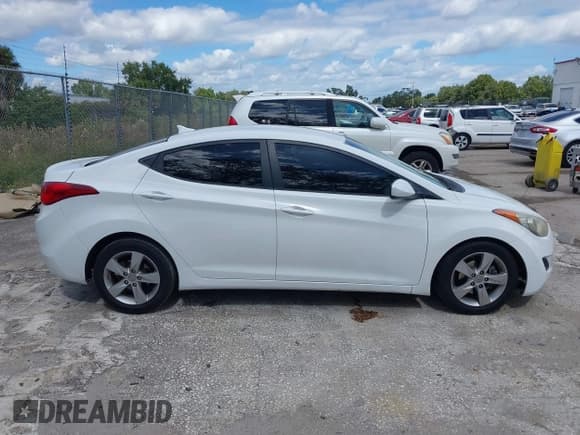 ✅ 2013 Hyundai Elantra GLS • VIN: 5NPDH4AE3DH352008 • Лот: 43484878. Опубликован ранее на IAAI с пробегом 207 568 миль. Бесплатный доступ к архиву аукционных продаж из США и подробный отчёт об истории автомобиля на DreamBid. Изображение 13.