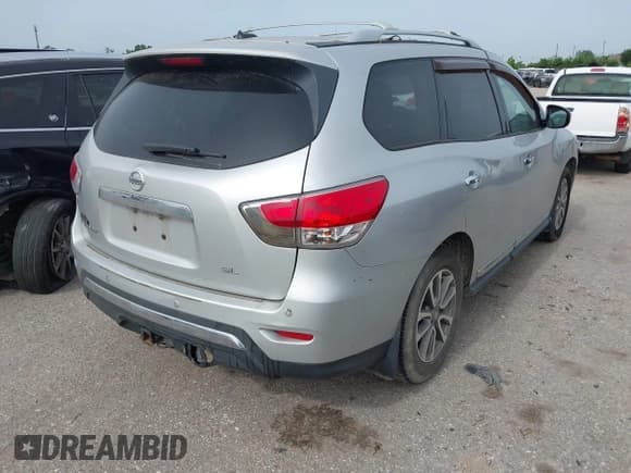 ✅ 2014 Nissan Pathfinder S • VIN: 5N1AR2MN7EC687782 • Lot: 42272724. Listed on IAAI with 174,159 mi. Free auction sales archive from the USA and detailed vehicle history report at DreamBid. Image 4.