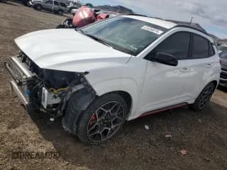 ✅ 2023 Hyundai Kona • VIN: KM8KH3AC0PU006178 • Лот: 41534874. Опубликован ранее на Copart с пробегом 15 657 миль. Бесплатный доступ к архиву аукционных продаж из США и подробный отчёт об истории автомобиля на DreamBid. Изображение 1.