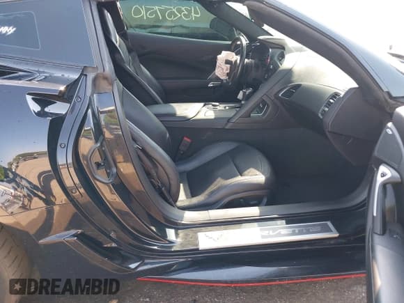 ✅ 2019 Chevrolet Corvette Grand Sport 1LT • VIN: 1G1YW2D73K5103612 • Lot: 43257510. Wystawiony na IAAI z przebiegiem 37 091 mil. Bezpłatny archiwum sprzedaży aukcyjnych z USA i szczegółowy raport historii pojazdu na DreamBid. Zdjęcie 5.