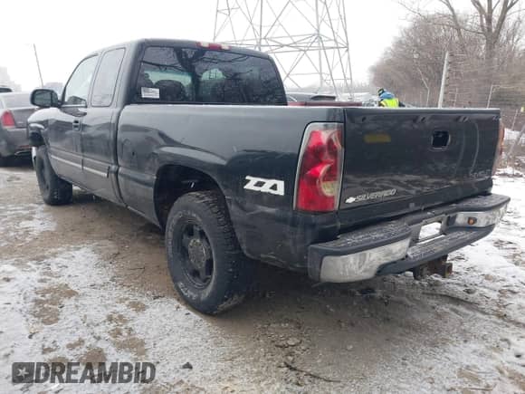 2004 Chevrolet Silverado 1500 с VIN 1GCEK19T04E206172, выставлен на аукционе IAAI как лот 41387807 с пробегом Не указан миль и . История ставок и продаж доступна на DreamBid. Изображение 3.