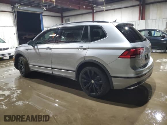 ✅ 2021 Volkswagen Tiguan SE • VIN: 3VV2B7AX3MM055022 • Lot: 92292475. Listed on Copart with 82,341 mi. Free auction sales archive from the USA and detailed vehicle history report at DreamBid. Image 2.
