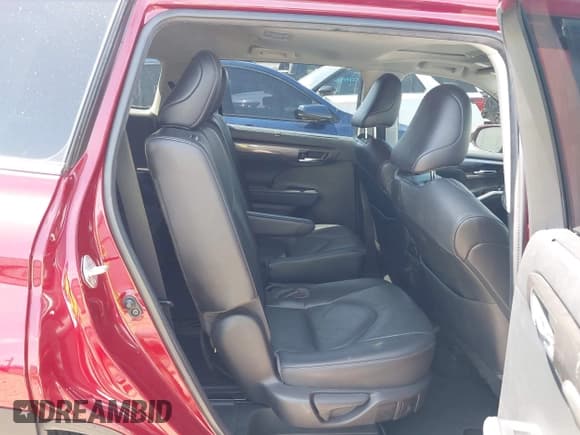 ✅ 2022 Toyota Highlander Limited • VIN: 5TDYZRAHXNS542308 • Лот: 42790304. Опубликован ранее на IAAI с пробегом 59 237 миль. Бесплатный доступ к архиву аукционных продаж из США и подробный отчёт об истории автомобиля на DreamBid. Изображение 8.