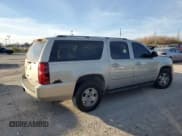 ✅ 2007 Chevrolet Suburban LT • VIN: 1GNFC16047J250450 • Lot: 82436204. Wystawiony na Copart z przebiegiem 146 455 mil. Bezpłatny archiwum sprzedaży aukcyjnych z USA i szczegółowy raport historii pojazdu na DreamBid. Zdjęcie 3.