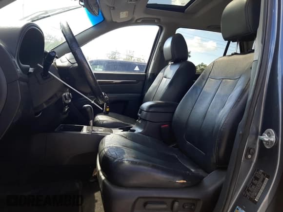 ✅ 2009 Hyundai Santa Fe Limited • VIN: 5NMSH13E79H268300 • Lot: 72441444. Listed on Copart with 153,325 mi. Free auction sales archive from the USA and detailed vehicle history report at DreamBid. Image 7.