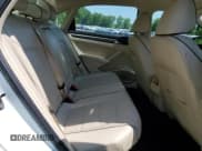 ✅ 2016 Volkswagen Passat S • VIN: 1VWAT7A37GC057489 • Lot: 59272195. Wystawiony na Copart z przebiegiem 132 725 mil. Bezpłatny archiwum sprzedaży aukcyjnych z USA i szczegółowy raport historii pojazdu na DreamBid. Zdjęcie 10.