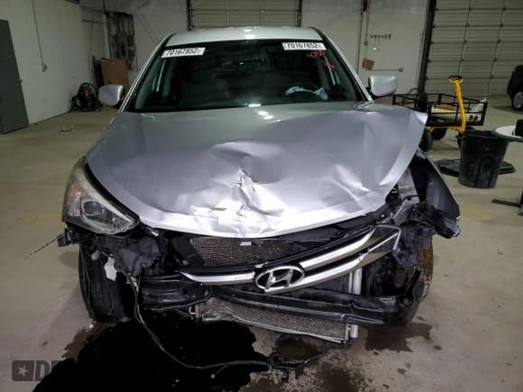 ✅ 2015 Hyundai Santa Fe • VIN: 5XYZTDLB8FG299758 • Лот: 70167852. Опубликован ранее на Copart с пробегом 125 270 миль. Бесплатный доступ к архиву аукционных продаж из США и подробный отчёт об истории автомобиля на DreamBid. Изображение 5.