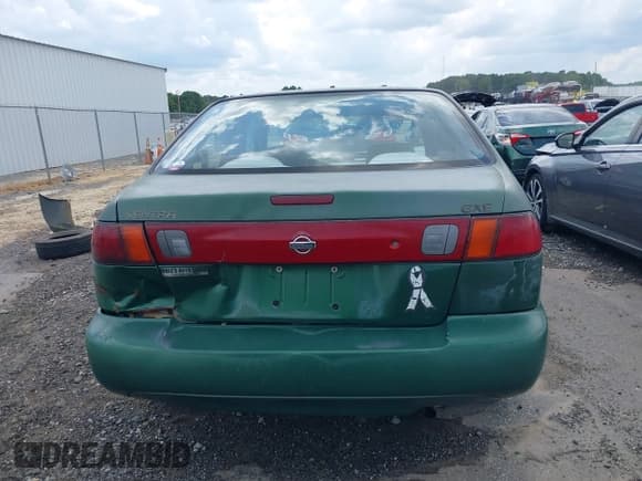 ✅ 1998 Nissan Sentra XE • VIN: 3N1AB41D4WL064404 • Lot: 42787154. Listed on IAAI with 265,737 mi. Free auction sales archive from the USA and detailed vehicle history report at DreamBid. Image 17.