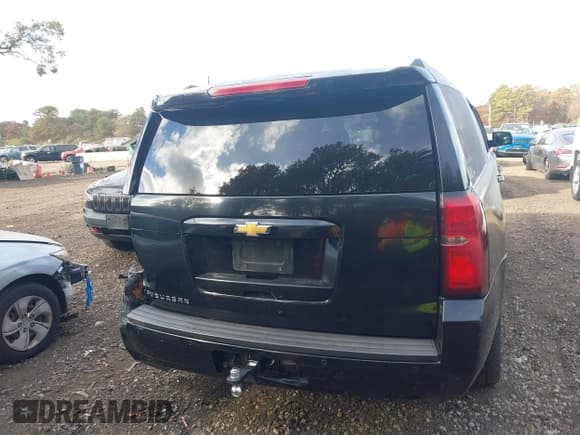 ✅ 2016 Chevrolet Suburban LT • VIN: 1GNSKHKC9GR245353 • Lot: 43539073. Wystawiony na IAAI z przebiegiem 346 040 mil. Bezpłatny archiwum sprzedaży aukcyjnych z USA i szczegółowy raport historii pojazdu na DreamBid. Zdjęcie 16.