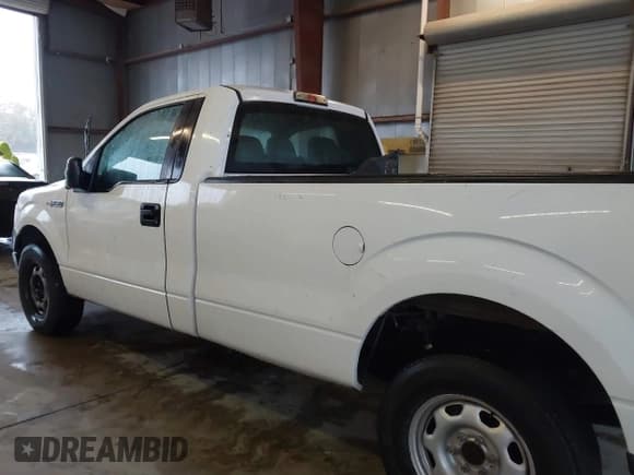 ✅ 2014 Ford F-150 XL • VIN: 1FTMF1CM1EKD01067 • Лот: 43562114. Опубликован ранее на IAAI с пробегом 130 106 миль. Бесплатный доступ к архиву аукционных продаж из США и подробный отчёт об истории автомобиля на DreamBid. Изображение 14.