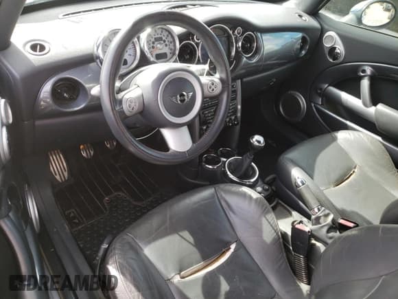 ✅ 2005 MINI Convertible S • VIN: WMWRH334X5TF80413 • Lot: 82172125. Wystawiony na Copart z przebiegiem Nie podano. Bezpłatny archiwum sprzedaży aukcyjnych z USA i szczegółowy raport historii pojazdu na DreamBid. Zdjęcie 8.