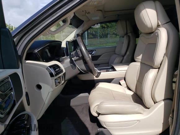 ✅ 2018 Lincoln Navigator Reserve • VIN: 5LMJJ2LT9JEL01026 • Lot: 58934324. Wystawiony na Copart z przebiegiem 50 480 mil. Bezpłatny archiwum sprzedaży aukcyjnych z USA i szczegółowy raport historii pojazdu na DreamBid. Zdjęcie 7.