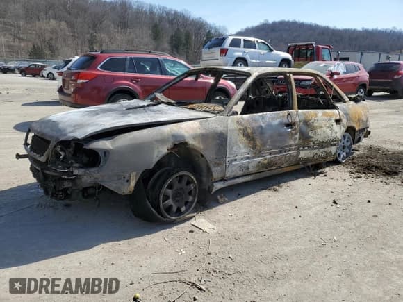 ✅ 1996 Audi A6 • VIN: WAUGC84A2TN092725 • Lot: 49335395. Wystawiony na Copart z przebiegiem Nie podano. Bezpłatny archiwum sprzedaży aukcyjnych z USA i szczegółowy raport historii pojazdu na DreamBid. Zdjęcie 1.