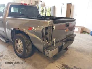 ✅ 2012 Chevrolet Silverado 1500 LT • VIN: 1GCPKSE7XCF155943 • Lot: 43543517. Wystawiony na IAAI z przebiegiem 136 614 mil. Bezpłatny archiwum sprzedaży aukcyjnych z USA i szczegółowy raport historii pojazdu na DreamBid. Zdjęcie 6.