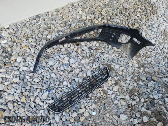 ✅ 2014 Volkswagen Golf • VIN: WVWDB7AJ8EW005818 • Lot: 90817685. Listed on Copart with 224,497 mi. Free auction sales archive from the USA and detailed vehicle history report at DreamBid. Image 12.