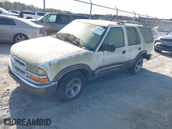 ✅ 1999 Chevrolet Blazer LS • VIN: 1GNCS13W9X2130068 • Лот: 41898280. Опубликован ранее на IAAI с пробегом 171 764 миль. Бесплатный доступ к архиву аукционных продаж из США и подробный отчёт об истории автомобиля на DreamBid. Изображение 2.