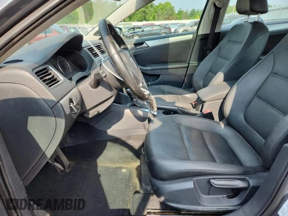 ✅ 2012 Volkswagen Jetta TDI • VIN: 3VWLL7AJ4CM317539 • Lot: 62882075. Listed on Copart with 141,270 mi. Free auction sales archive from the USA and detailed vehicle history report at DreamBid. Image 7.