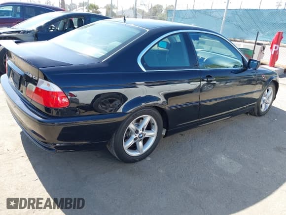 ✅ 2000 BMW 3 Series • VIN: WBABM5340YJN90809 • Lot: 42315919. Wystawiony na IAAI z przebiegiem 148 571 mil. Bezpłatny archiwum sprzedaży aukcyjnych z USA i szczegółowy raport historii pojazdu na DreamBid. Zdjęcie 4.