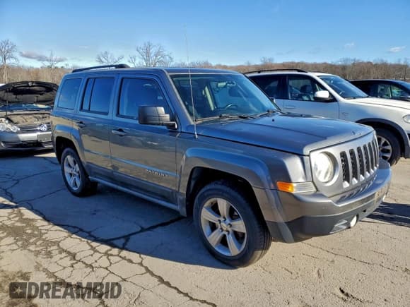 ✅ 2011 Jeep Patriot Latitude • VIN: 1J4NF1GB7BD219108 • Lot: 93377825. Listed on Copart with 172,861 mi. Free auction sales archive from the USA and detailed vehicle history report at DreamBid. Image 4.