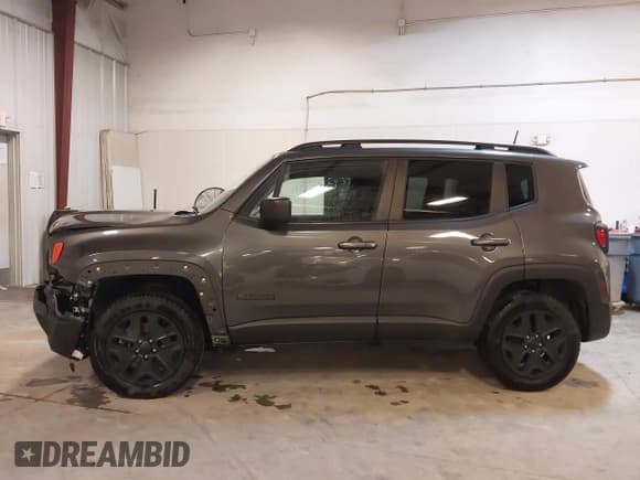 ✅ 2018 Jeep Renegade Sport • VIN: ZACCJBAB8JPJ13595 • Lot: 43732437. Wystawiony na IAAI z przebiegiem 129 450 mil. Bezpłatny archiwum sprzedaży aukcyjnych z USA i szczegółowy raport historii pojazdu na DreamBid. Zdjęcie 15.