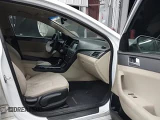 ✅ 2017 Hyundai Sonata SE • VIN: 5NPE24AF7HH546349 • Лот: 43187273. Опубликован ранее на IAAI с пробегом 104 949 миль. Бесплатный доступ к архиву аукционных продаж из США и подробный отчёт об истории автомобиля на DreamBid. Изображение 5.