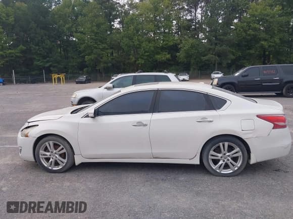 ✅ 2013 Nissan Altima SL • VIN: 1N4BL3AP5DC193897 • Lot: 34611757. Listed on IAAI with 131,318 mi. Free auction sales archive from the USA and detailed vehicle history report at DreamBid. Image 14.