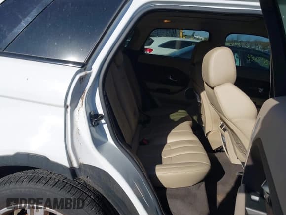 ✅ 2012 Land Rover Range Rover Evoque Pure Premium • VIN: SALVR2BG5CH679943 • Lot: 43623723. Wystawiony na IAAI z przebiegiem 153 420 mil. Bezpłatny archiwum sprzedaży aukcyjnych z USA i szczegółowy raport historii pojazdu na DreamBid. Zdjęcie 8.