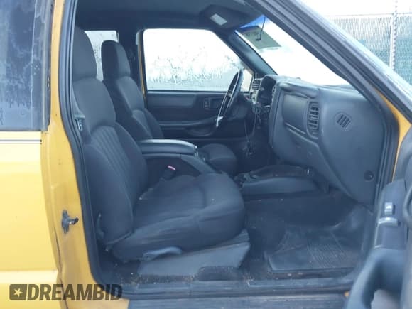 ✅ 2003 Chevrolet S-10 LS • VIN: 1GCCT19X138133298 • Лот: 41810396. Опубликован ранее на IAAI с пробегом 158 005 миль. Бесплатный доступ к архиву аукционных продаж из США и подробный отчёт об истории автомобиля на DreamBid. Изображение 5.