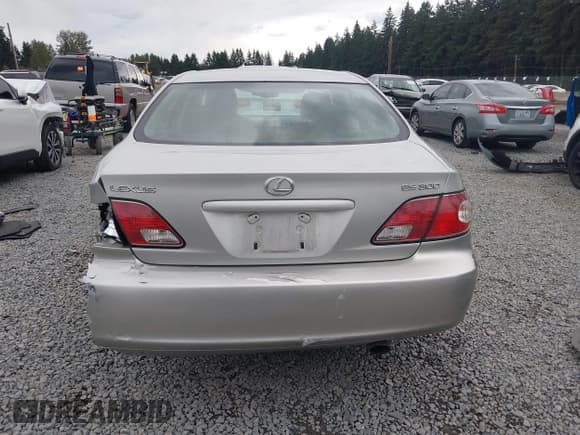 ✅ 2002 Lexus ES 300 • VIN: JTHBF30G620042812 • Лот: 43348267. Опубликован ранее на IAAI с пробегом 156 537 миль. Бесплатный доступ к архиву аукционных продаж из США и подробный отчёт об истории автомобиля на DreamBid. Изображение 16.