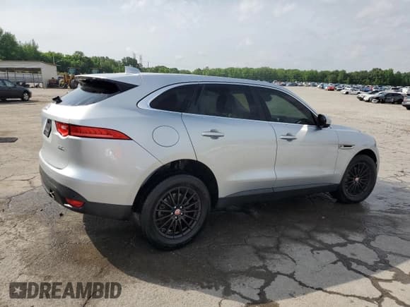 ✅ 2019 Jaguar F-Pace 25t • VIN: SADCS2FXXKA390386 • Lot: 54671255. Wystawiony na Copart z przebiegiem 103 930 mil. Bezpłatny archiwum sprzedaży aukcyjnych z USA i szczegółowy raport historii pojazdu na DreamBid. Zdjęcie 3.