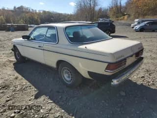 ✅ 1984 Mercedes-Benz 300 • VIN: WDBAB53A7EA105876 • Лот: 68730284. Опубликован ранее на Copart с пробегом 169 617 миль. Бесплатный доступ к архиву аукционных продаж из США и подробный отчёт об истории автомобиля на DreamBid. Изображение 2.