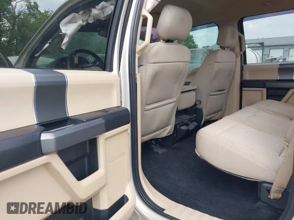 ✅ 2018 Ford F-150 Lariat • VIN: 1FTEW1EG7JFB55188 • Lot: 42969932. Wystawiony na IAAI z przebiegiem 87 152 mil. Bezpłatny archiwum sprzedaży aukcyjnych z USA i szczegółowy raport historii pojazdu na DreamBid. Zdjęcie 8.