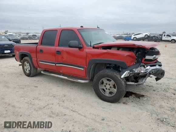 ✅ 2004 Chevrolet Silverado 1500 LS • VIN: 2GCEK13T641310854 • Lot: 46530085. Wystawiony na Copart z przebiegiem 140 532 mil. Bezpłatny archiwum sprzedaży aukcyjnych z USA i szczegółowy raport historii pojazdu na DreamBid. Zdjęcie 4.
