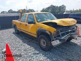 ✅ 2000 Chevrolet Silverado 3500 • VIN: 1GCHK33RXYF502693 • Lot: 41941949. Listed on IAAI with 273,986 mi. Free auction sales archive from the USA and detailed vehicle history report at DreamBid. Image 1.