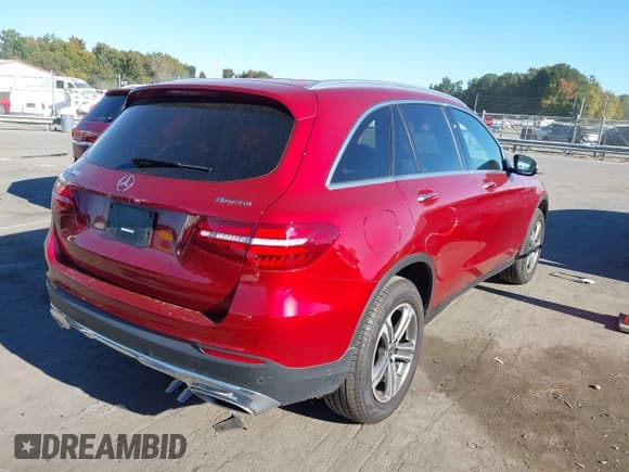 ✅ 2018 Mercedes-Benz GLC 300 • VIN: WDC0G4KB2JV047210 • Lot: 43450040. Listed on IAAI with 63,083 mi. Free auction sales archive from the USA and detailed vehicle history report at DreamBid. Image 4.