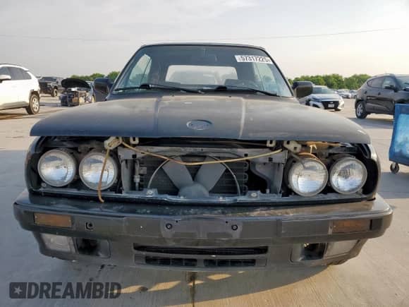 1991 BMW 3 Series z VIN WBABB2316MEC25177, wystawiony jako Copart lot #57317225 z przebiegiem 220 252 mil mil oraz Czysty tytuł • Clean title. Historia ofert i sprzedaży dostępna na DreamBid. Obrazek 5.