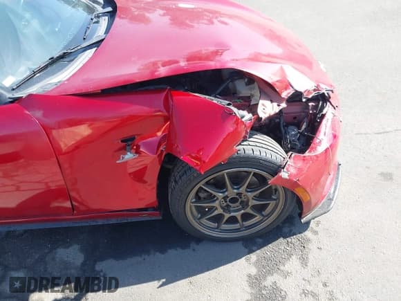 ✅ 2016 Mazda MX-5 Miata Club • VIN: JM1NDAC78G0109650 • Lot: 42714080. Wystawiony na IAAI z przebiegiem 74 149 mil. Bezpłatny archiwum sprzedaży aukcyjnych z USA i szczegółowy raport historii pojazdu na DreamBid. Zdjęcie 18.