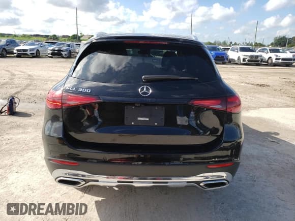 ✅ 2025 Mercedes-Benz GLC 300 • VIN: W1NKM4GB4SF286598 • Lot: 81789165. Listed on Copart with 2,585 mi. Free auction sales archive from the USA and detailed vehicle history report at DreamBid. Image 6.