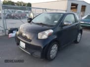 ✅ 2013 Scion iQ • VIN: JTNJJXB03DJ022495 • Lot: 42556192. Wystawiony na IAAI z przebiegiem 92 778 mil. Bezpłatny archiwum sprzedaży aukcyjnych z USA i szczegółowy raport historii pojazdu na DreamBid. Zdjęcie 2.