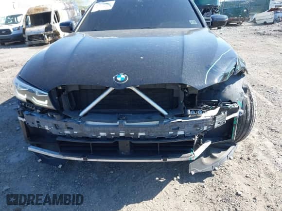 2020 BMW 3 Series 330i xDrive z VIN WBA5R7C01LFH48872, wystawiony jako IAAI lot #42136088 z przebiegiem Nie podano mil oraz . Historia ofert i sprzedaży dostępna na DreamBid. Obrazek 16.