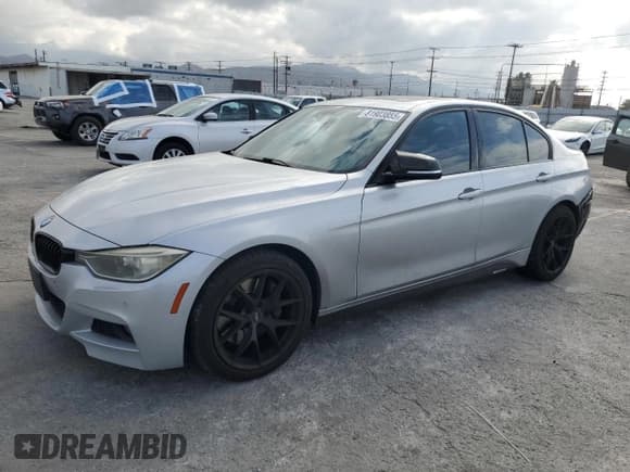 ✅ 2015 BMW 3 Series 335i • VIN: WBA3A9G5XFNS66232 • Lot: 81903855. Wystawiony na Copart z przebiegiem 187 097 mil. Bezpłatny archiwum sprzedaży aukcyjnych z USA i szczegółowy raport historii pojazdu na DreamBid. Zdjęcie 1.