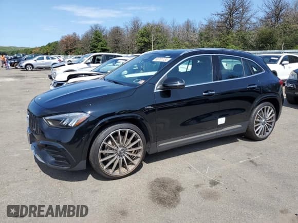 ✅ 2024 Mercedes-Benz GLA 35 AMG • VIN: W1N4N5BB2RJ568572 • Лот: 68701124. Опубликован ранее на Copart с пробегом Не указан. Бесплатный доступ к архиву аукционных продаж из США и подробный отчёт об истории автомобиля на DreamBid. Изображение 1.