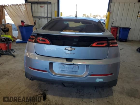 ✅ 2014 Chevrolet Volt • VIN: 1G1RH6E48EU161087 • Lot: 82433934. Wystawiony na Copart z przebiegiem 169 114 mil. Bezpłatny archiwum sprzedaży aukcyjnych z USA i szczegółowy raport historii pojazdu na DreamBid. Zdjęcie 6.
