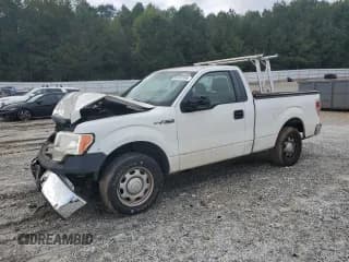 ✅ 2011 Ford F-150 XL • VIN: 1FTMF1CM4BFB28195 • Lot: 85182595. Wystawiony na Copart z przebiegiem Nie podano. Bezpłatny archiwum sprzedaży aukcyjnych z USA i szczegółowy raport historii pojazdu na DreamBid. Zdjęcie 1.