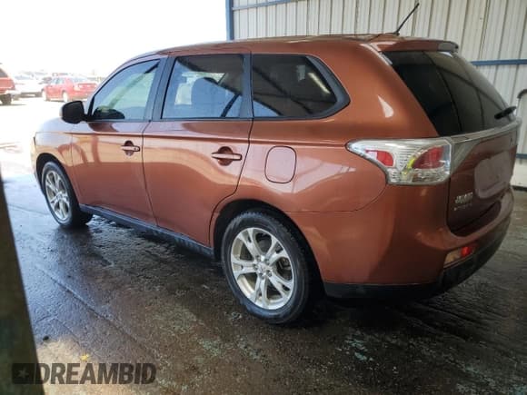 ✅ 2014 Mitsubishi Outlander SE • VIN: JA4AD3A39EZ004922 • Lot: 68286745. Listed on Copart with 81,436 mi. Free auction sales archive from the USA and detailed vehicle history report at DreamBid. Image 2.